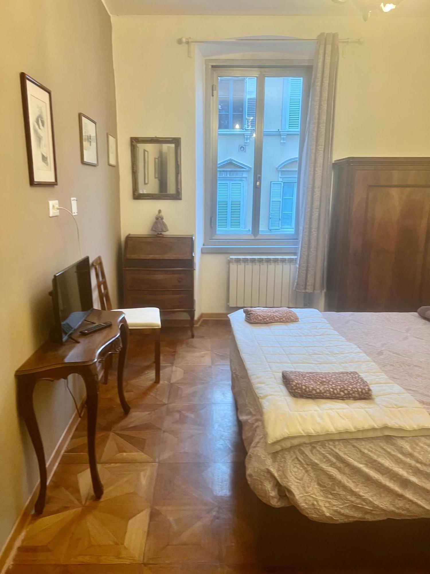 Alla Scalinata Del Teatro Rossetti Parcheggio Triest Exterior foto