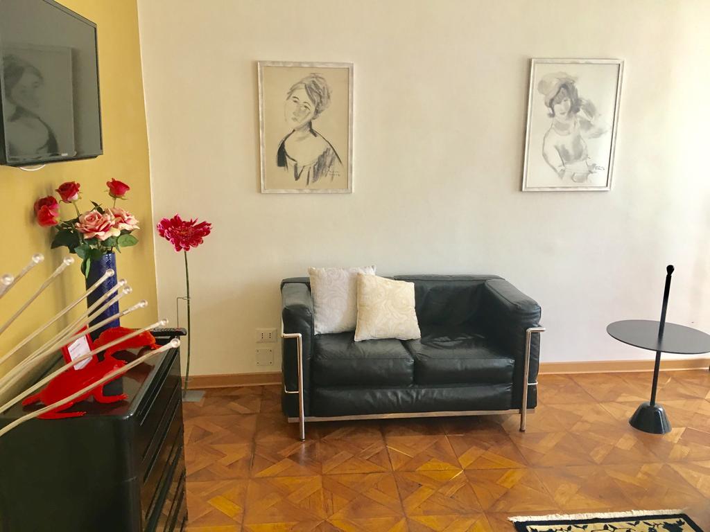 Alla Scalinata Del Teatro Rossetti Parcheggio Triest Exterior foto